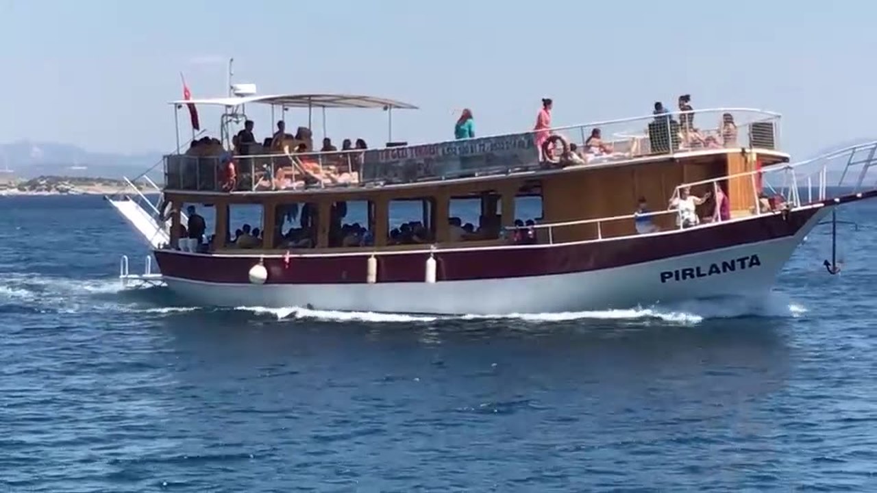 Pırlanta Gezi Teknesi Deniz Keyfi